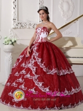 Appliques Decorate White and Wine Red Quinceanera Dress For Spring In Chimbas  Argentina Style QDZY386FOR