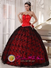 Ambato  Ecuador Black and Red sweet sixteen Dress Lace and Bowknot Decorate Bodice Sweetheart Tulle and Taffeta Ball Gown 