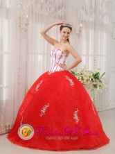 Moron Cuba Summer White and Red Gorgeous Quinceanera Dress With Sweetheart Taffeta and Organza Appliques Decorate Style QDZY548FOR