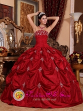 Trinidad Cuba Wine Red Customize Pick-ups and Appliques Strapless Taffeta sweet sixteen Dress For 2013 Spring Style QDZY230FOR