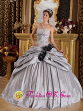 Gray Quinceanera Dress For 2013 Strapless Taffeta Ball Gown Appliques Hand Made Flower Decorate IN San Miguel   El Salvador Style QDZY195FOR