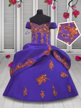  Off The Shoulder Sleeveless Little Girl Pageant Gowns Floor Length Beading and Appliques Purple Satin