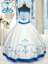 Floor Length Lace Up Vestidos de Quinceanera White for Military Ball and Sweet 16 and Quinceanera with Beading and Embroidery