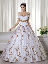  Off The Shoulder Short Sleeves Sweet 16 Dresses Floor Length Embroidery White Organza