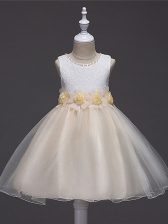  Scoop Sleeveless Little Girls Pageant Dress Knee Length Lace and Hand Made Flower Champagne Tulle