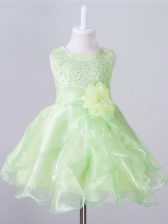  Sleeveless Organza Knee Length Zipper Girls Pageant Dresses in Yellow Green with Beading and Hand Made Flower