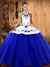  Blue And White Halter Top Neckline Embroidery Vestidos de Quinceanera Sleeveless Lace Up