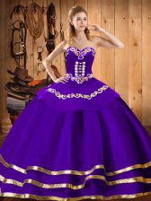  Sweetheart Sleeveless Vestidos de Quinceanera Floor Length Embroidery Purple Organza