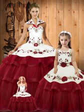  Wine Red Ball Gowns Halter Top Sleeveless Satin and Organza Floor Length Lace Up Embroidery and Ruffled Layers Vestidos de Quinceanera