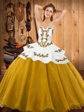 Cute Sleeveless Lace Up Floor Length Embroidery Ball Gown Prom Dress