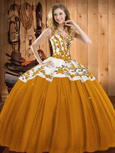 Sleeveless Floor Length Embroidery Lace Up Quinceanera Dress with Gold