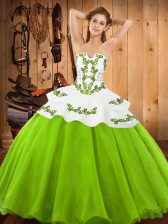 Luxury Sleeveless Embroidery Lace Up Ball Gown Prom Dress
