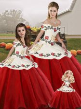  Off The Shoulder Sleeveless Quinceanera Dresses Floor Length Embroidery White And Red Organza