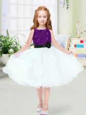 Excellent Scoop Sleeveless Flower Girl Dresses Knee Length Sequins and Hand Made Flower White Organza