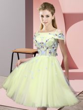  Yellow Empire Off The Shoulder Short Sleeves Tulle Knee Length Lace Up Appliques Quinceanera Court Dresses
