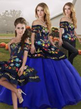 Extravagant Royal Blue Off The Shoulder Lace Up Embroidery Quinceanera Gowns Sleeveless