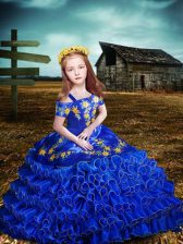  Royal Blue Off The Shoulder Neckline Embroidery and Ruffled Layers Girls Pageant Dresses Short Sleeves Lace Up