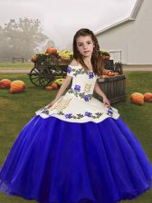  Sleeveless Organza Floor Length Lace Up Little Girl Pageant Gowns in Royal Blue with Embroidery