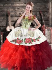  Off The Shoulder Sleeveless Lace Up Quinceanera Dresses White And Red Organza