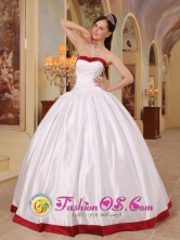 Alto Jahuel Chile Sweetheart White and Red Beautiful Quinceanera Dress With Satin For Winter Style QDZY412FOR