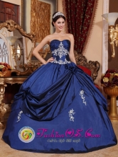 Curacavi Chile Cistomize Navy Blue Sweetheart Appliques 2013 Sweet Ball Gown 16 Dress With Hand Made Flowers for Prom Style QDZY587FOR