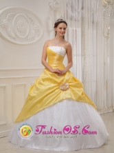 Exquisite Strapless Yellow and White Sweet 16 Quinceanera Dress For Winter in Tlaquepaque Mexico Style QDZY366FOR