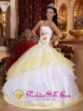 Guasave Mexico Romantic White and Light Yellow Quinceanera Dress With Embroidery Decorate For Military Ball Style QDZY420FOR
