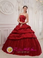 Romantic Ruffles Decorate Wine Red Quinceanera Dress For 16 sweet Quinceanera In Capitan Bado Paraguay Style QDZY383FOR  