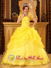 Yellow Wholesale Quinceanera Dress With Floor-length Pick-ups Ball Gown For Strapless and Appliques In Acahay Paraguay  Style QDZY016FOR 