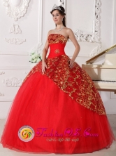 2013 Coban Guatemala Custom Made Lace Appliques Decorate Inexpensive Red Quinceanera Dress With Tulle For Military Ball Style QDZY752FOR