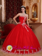 2013 Joao Pessoa Brazil Brazil Inspired Red Strapless Tulle Lace Appliques Quinceanera Dress For Graduation Style QDZY7527FOR