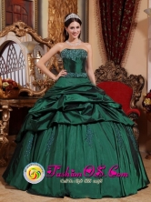 2013 Nova Iguacu Brazil Custom Made Emerald Green Quinceanera Dresses with Beads and Pick-ups Strapless Style QDZY657FOR
