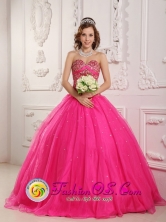 2013 San Pedro Sacatepquez Guatemala  Princess Hot Pink Popular Quinceanera Dress With Sweetheart Beading Decorate Style QDZY090FOR