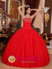 Los Andes Chile Summer Remarkable Red Strapless Ball Gown Appliques Quinceanera Dress With Beadings Style QDZY609FOR