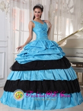 2013 San Carlos Colombia Black and Aqua Spring Wholesale Quinceanera Dress with straps V-neck Beaded hand flower and ruffle Style PDZY493FOR 