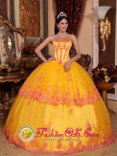Pueblo Bello Colombia Autumn Yellow Wholesale Quinceanera Dress With Organza and romantic Lace Appliques Decorate Style QDZY431FOR