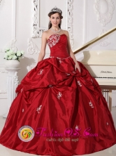 Sucre Colombia Summer Wine Red Elegant Quinceanera Dress Clearance With Sweetheart Neckline Beaded Decorate Style QDZY507FOR 