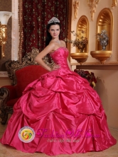 2013 Tuman Peru Fashionable Hot Pink Ball Gown Strapless Quinceanera Dresses With Pick-ups and Ruch For Sweet 16 Style QDZY585FOR