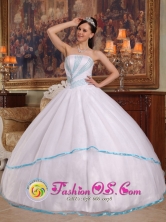 Lima Peru Beading Gorgeous White Strapless Organza Ball Gown For 2013 Quinceanera Style QDZY271FOR