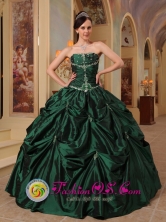 Tacna Peru 2013 Custom Made Latest Hunter strapless Green Quinceanera Dress For Winter Style QDZY393FOR