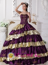 Bugaba Panama Customize Beautiful Embroidery Decorate Purple and Gold Quinceanera Dress With Floor-length Taffeta wholesale  Style QDZY414FOR