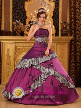 2013 Tarma Peru Strapless Embroidery Zebra Dark Purple wholesale Quinceanera Dress With Taffeta Ball Gown Style QDZY074FOR