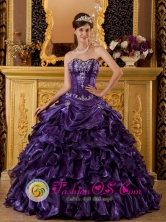Huaura Peru Sweet 16 wholesale Quinceanera Dress With Organza Purple Sweetheart Ruffle Decorate Style QDZY020FOR