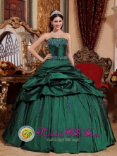 Monsefu Peru Custom Made Emerald Green wholesale Quinceanera Dresses with Beads and Pick-ups 2013 Strapless Style QDZY657FOR