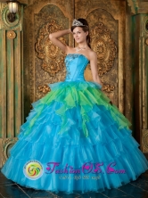 Colorful Wholesale  Appliques Ruffles Layerd For 2013 Spring Quinceanera Dress Ball Gown Customize In El Amparo Venezuela Style QDZY255FOR 