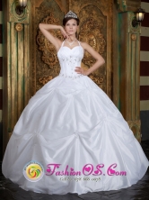Customer Made Ball Gown White Sweet 16 Dress With Halter Taffeta Beading Fresno Colombia Wholesale Style QDZY260FOR