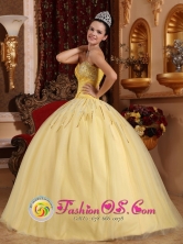 Beaded Decorate Sweetheart Light Yellow Floor-length Tulle Quinceanera Dresses For 2013 San Nicolas de los Arroyos Argentina  Spring Quinceanera Style QDZY725FOR 