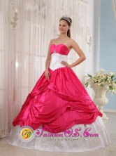 Customize New Coral Red and White Quinceanera Dress With Sweetheart Neckline and beautiful Appliques Decorate In El Progreso Honduras Style QDZY449FOR 