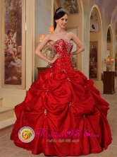 Beading and Embroidery Decorate Bodice Affordable Red Strapless Taffeta Ball Gown For 2013 San Gil Colombia Quinceanera Style  QDZY312FOR