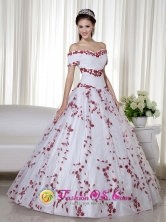 Customize Off The Shoulder Embroidery Embellishment White and Red Quinceanera Dresses For 2013 Comodoro Rivadavia  Argentina  Ball Gown Floor-length Taffeta and Organza  Style ZY438FOR